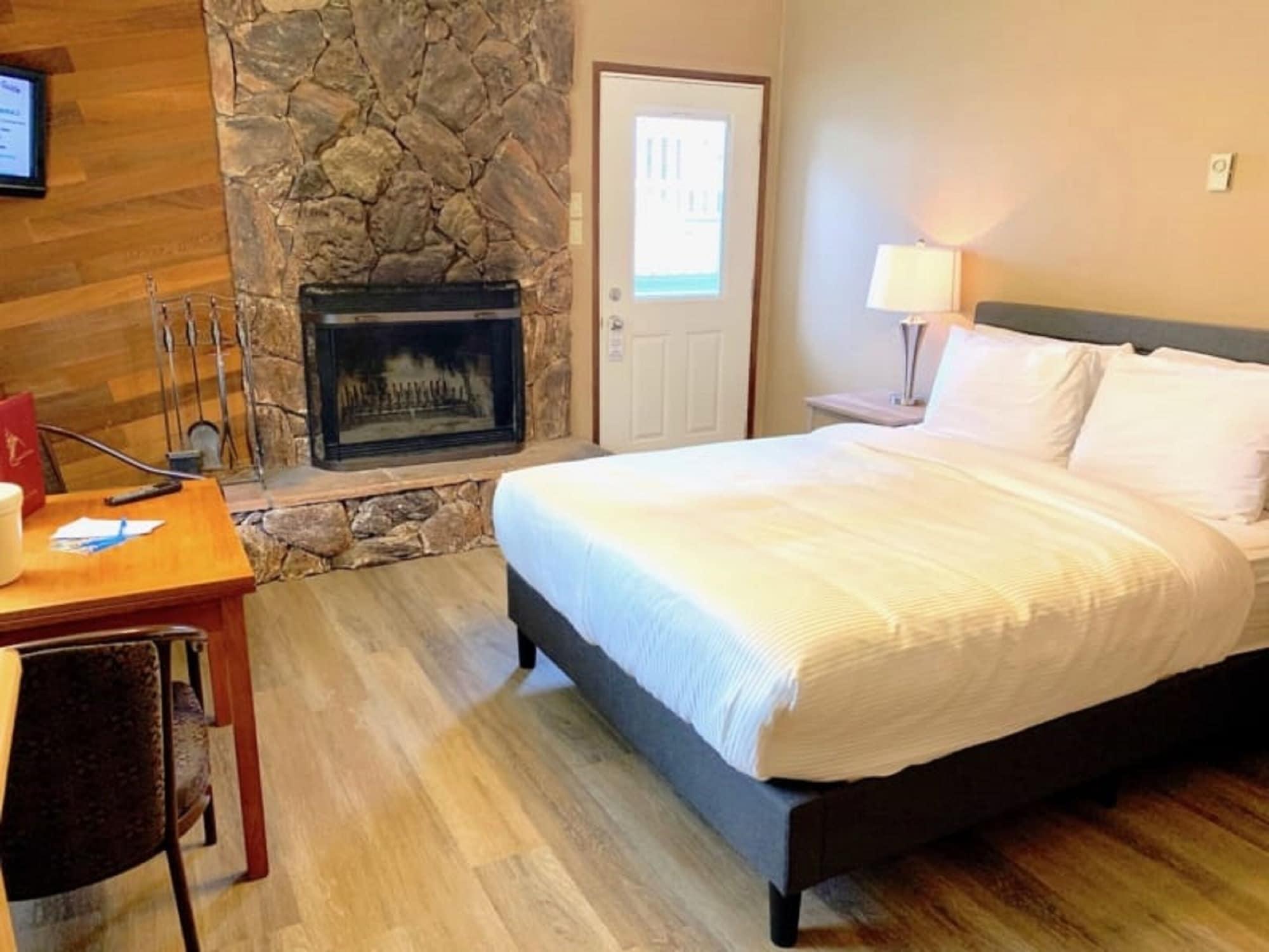 Sunwapta Falls Rocky Mountain Lodge جاسبر المظهر الخارجي الصورة