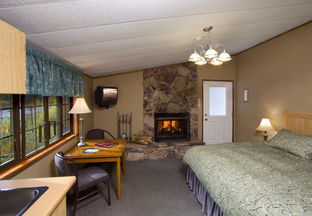 Sunwapta Falls Rocky Mountain Lodge جاسبر المظهر الخارجي الصورة