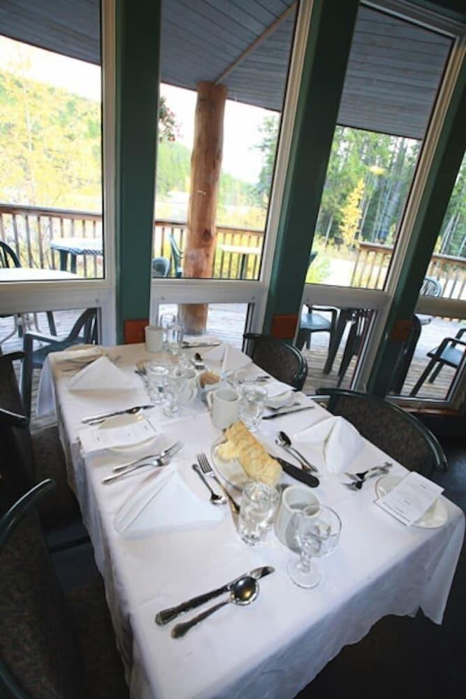 Sunwapta Falls Rocky Mountain Lodge جاسبر المظهر الخارجي الصورة
