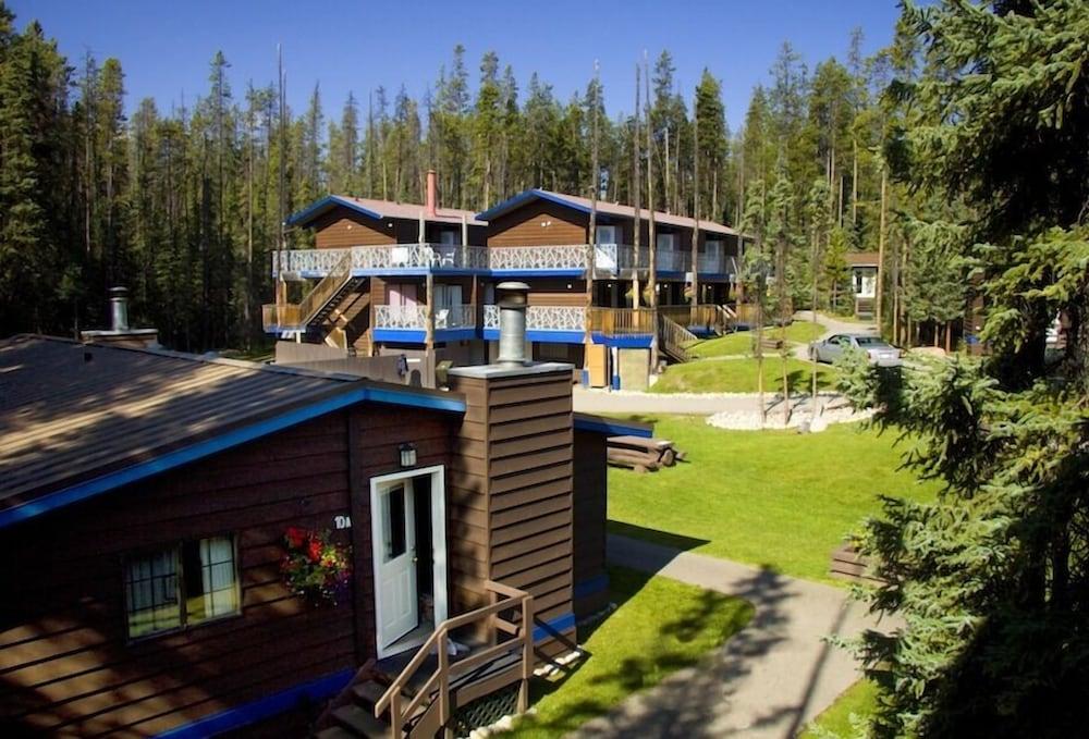 Sunwapta Falls Rocky Mountain Lodge جاسبر المظهر الخارجي الصورة