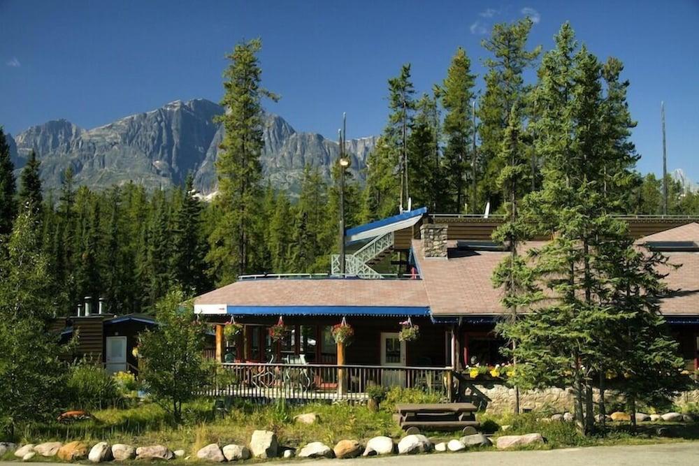 Sunwapta Falls Rocky Mountain Lodge جاسبر المظهر الخارجي الصورة